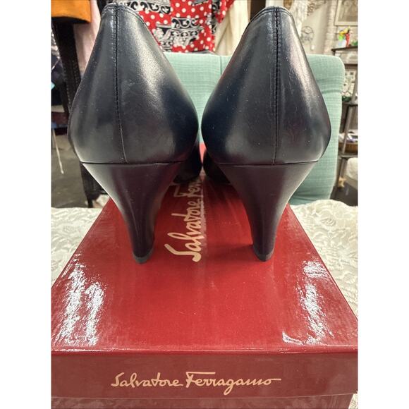 Vintage New 80s Salvatore Ferragamo Womens Heels Size 7.5 B Blue Pump Leather - Picture 4 of 9